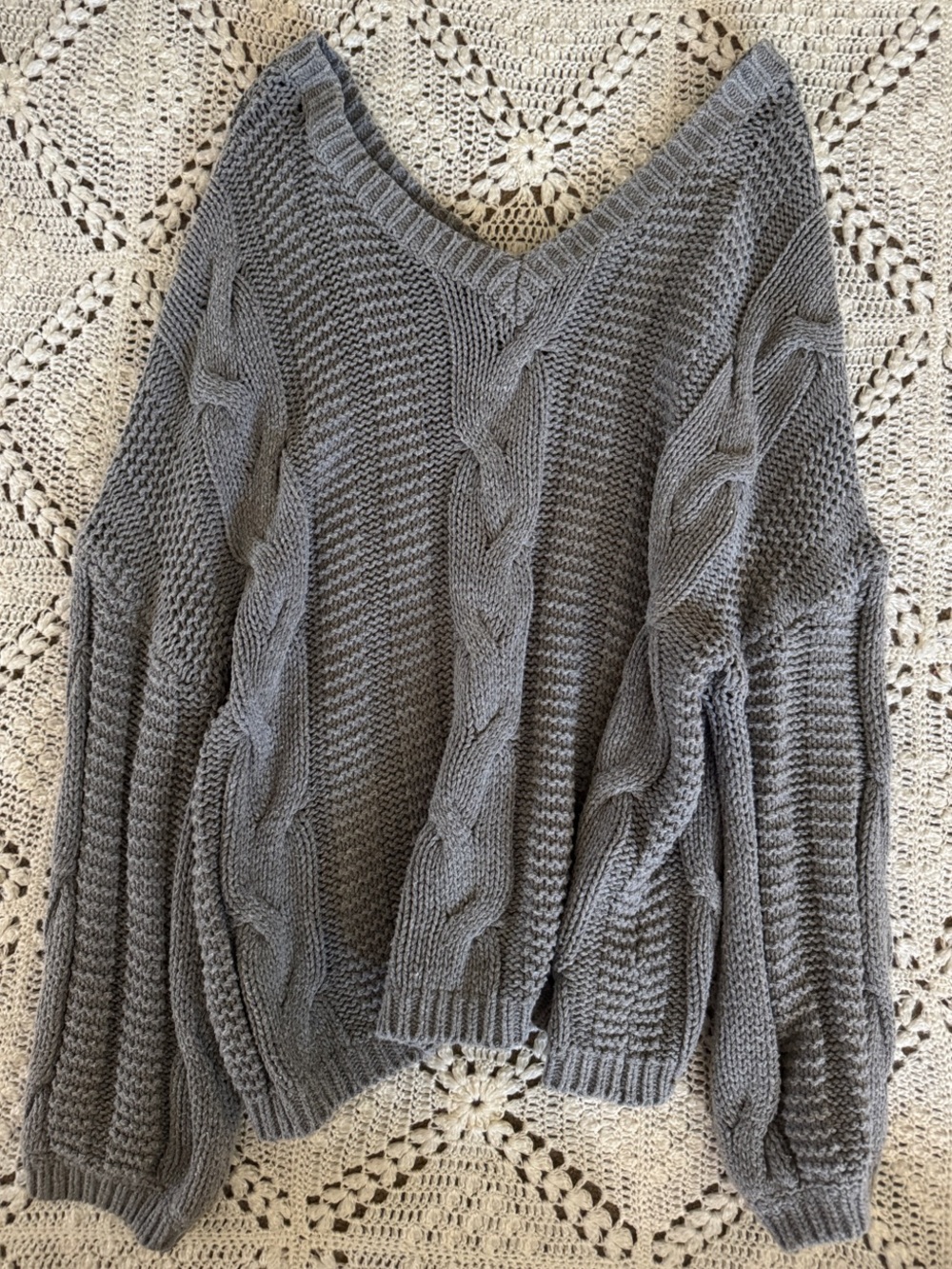 V-Neck Chunky Cable Knit Sweater - Gray